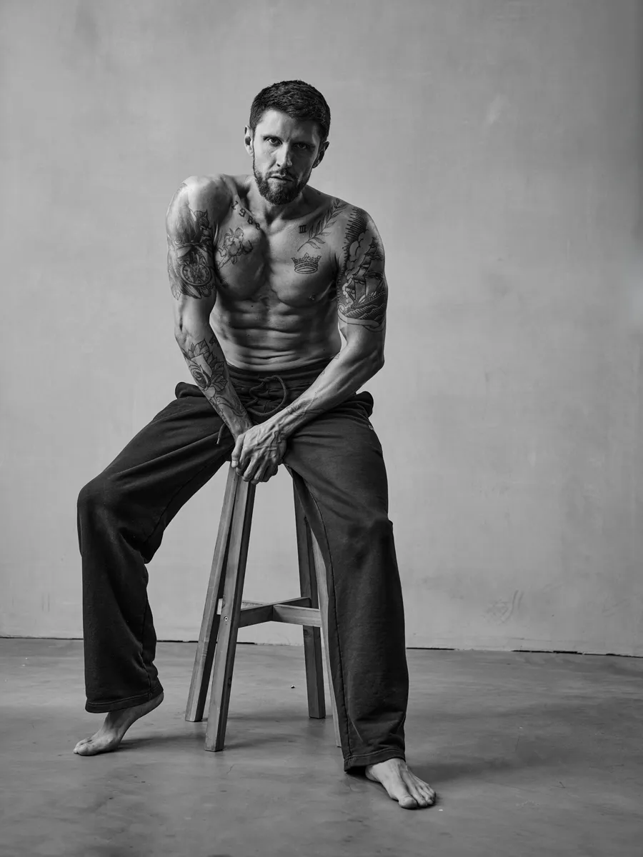 Black and White Fitness Photography: When Monochrome Makes the Muscles Pop